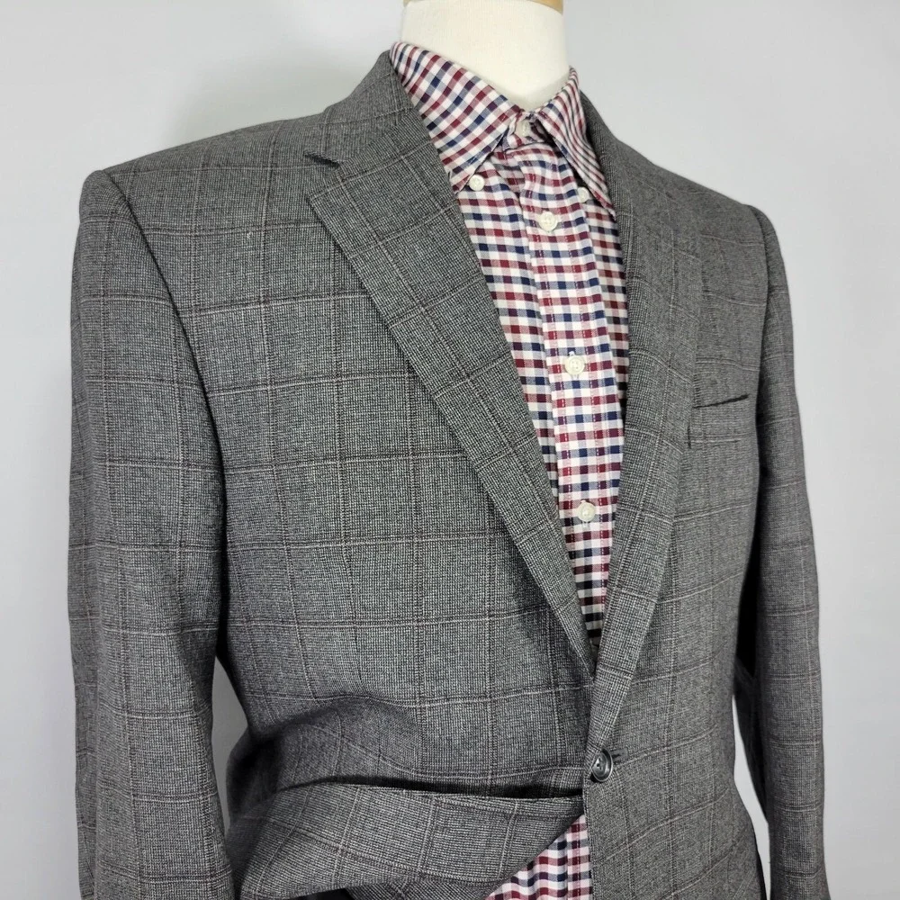JOS A‎ BANK Men's Sport Coat Blazer Two Button Gray Windowpane Wool Size 41L